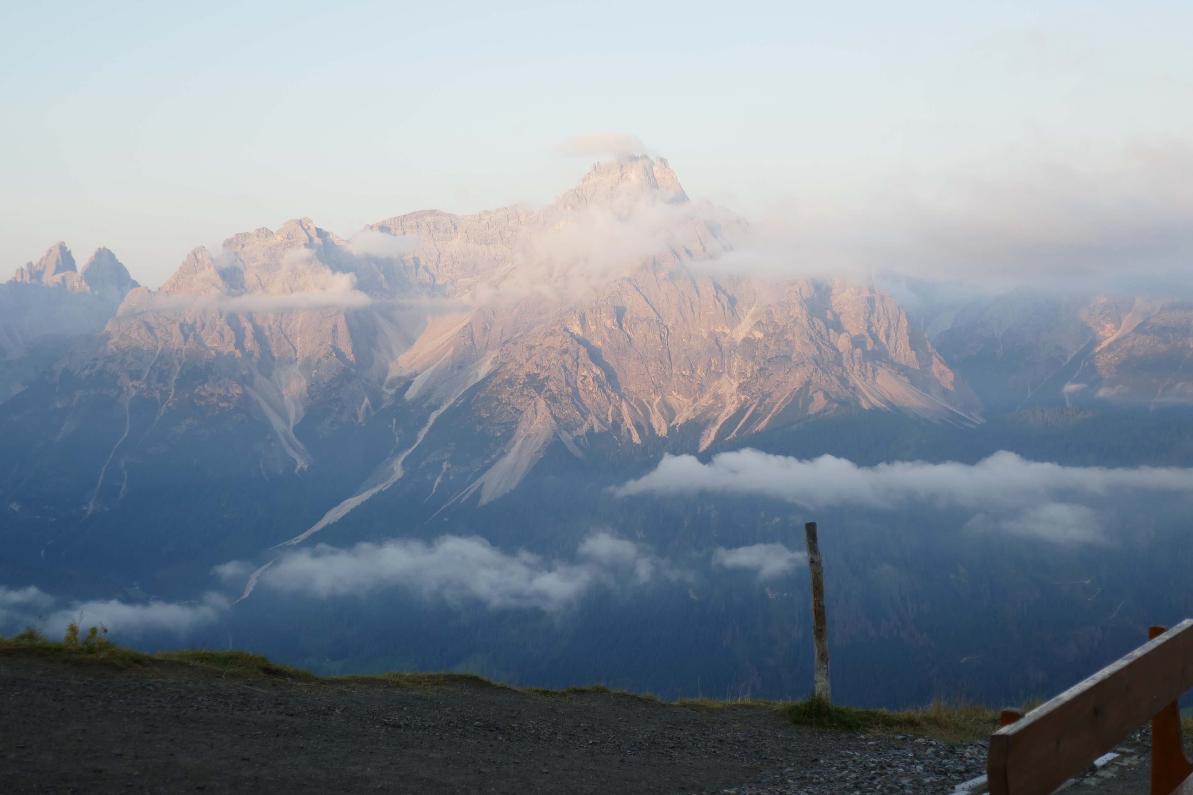 Gipfel in Morgensonne